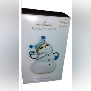 Hallmark Keepsake Christmas Ornament Snowman PLAYING IT COOL with Sound 2008 NIB